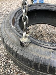 Spielplatz Reifen defekt