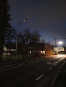 Straßenbeleuchtung vor Kurve Kernstockstrasse und Schmelzhütterstrasse defekt